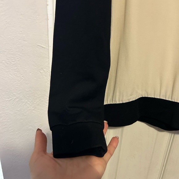 Babaton aritizia silk top - Picture 3 of 6